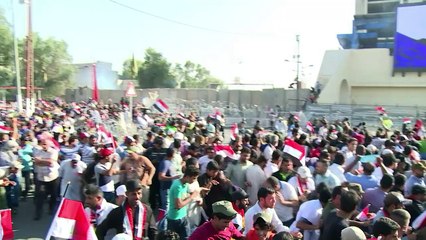Polícia dispersa manifestantes em Bagdá