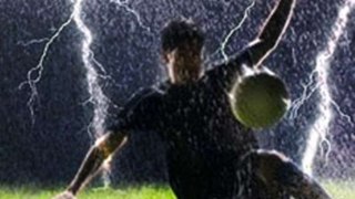 Удар молнии на футбольном поле  Lightning strike on football field