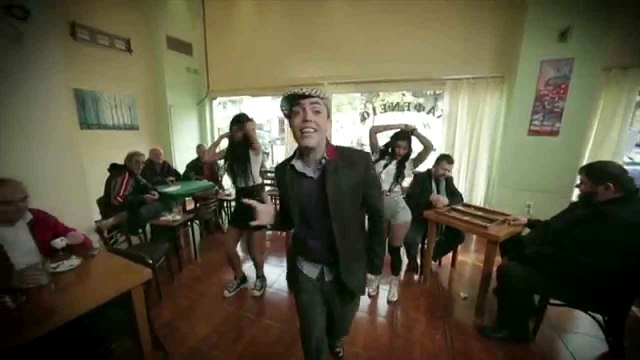 tus & ματθαιος γιαννουλης - αγαπω μια πιτσιρικα - Video Clip