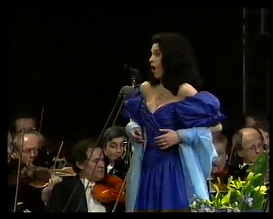 Angela Gheorghiu e Placido Domingo.   La Traviata   Brindisi  de Verdi. Prague 1994.