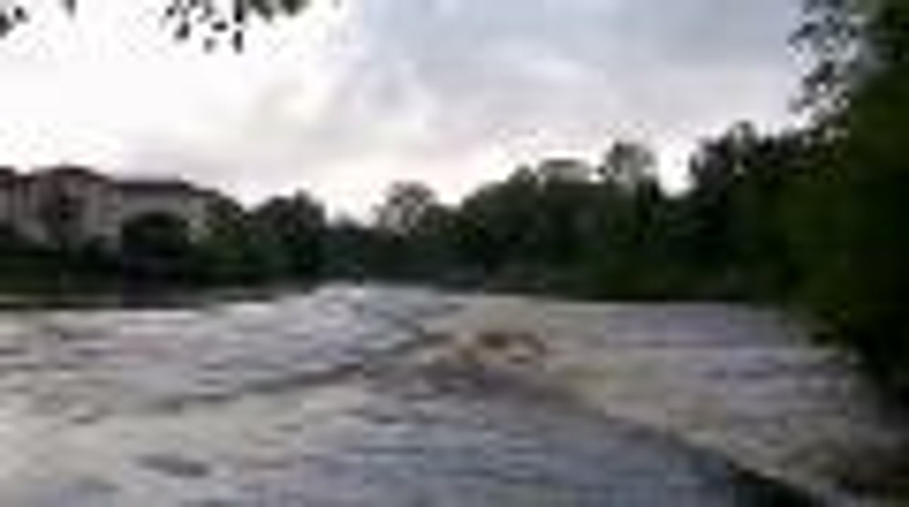 Inondations au Pays BAsque : la Nive très haute à Ustaritz
