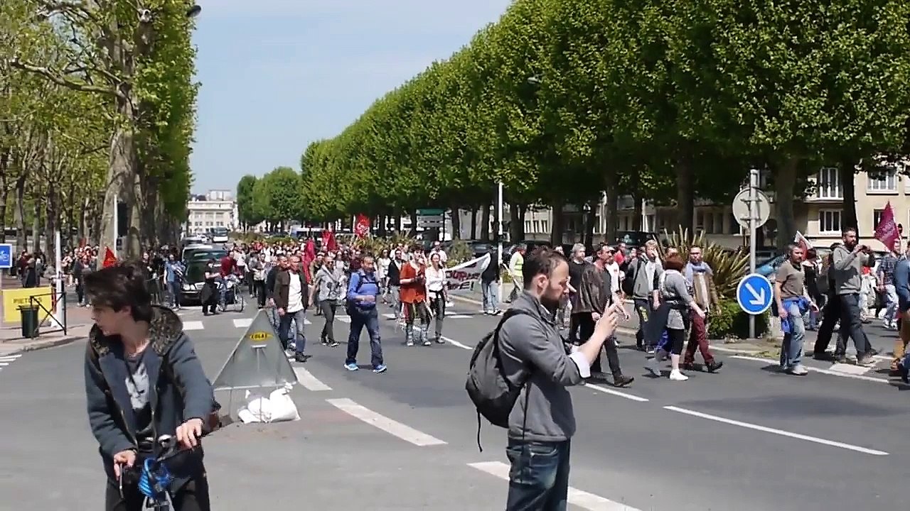 Manif sauvage contre la loi Travail à Caen le 26 mai 2016