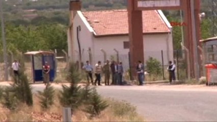 Gaziantep Suriye Tarafından Atılan 2 Roket Mermisi Lojman Bahçesine ve Boş Araziye Düştü -1