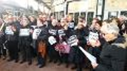 Royan : des chorales chantent pour Charlie