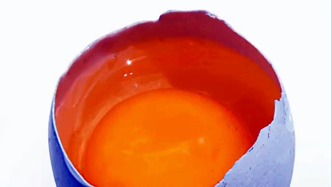 Cracking Eggs Sound Effect