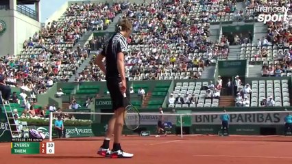 Zverev prend le dessus sur Thiem au terme d'un nouvel échange marathon