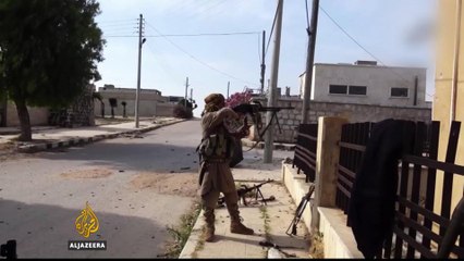 More than 100,000 Syrians flee as ISIL advances