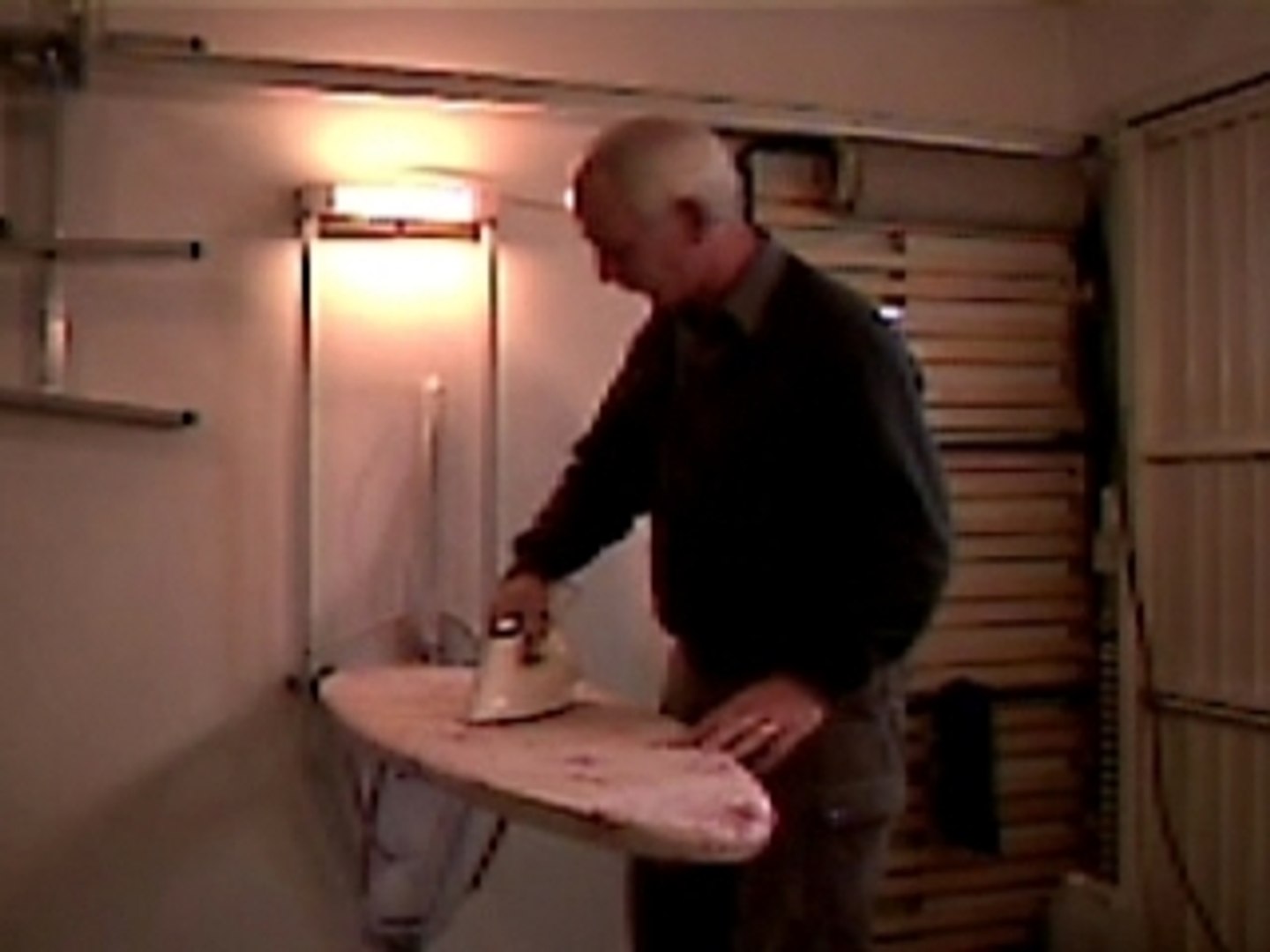 Fabriquer Une Table A Repasser Murale Repass-mural - Vidéo Dailymotion