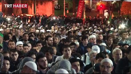 Ayasofya önünde sabah namazı