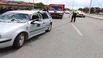 Burdur - Kamyonet Kasasındaki Sac Plakaya Çarpan Otomobil Sürücüsü Ağır Yaralandı