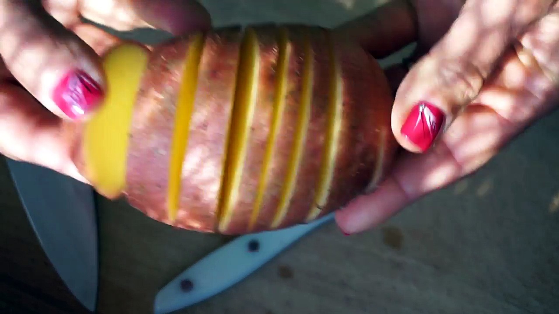 ⁣Vegan cooking recipe How to Hasselback Potatoes Baked Potatoes
