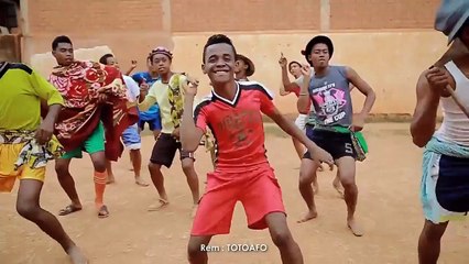 LICO KININIKE   -    Mamo baba  (gasy HD 2016)