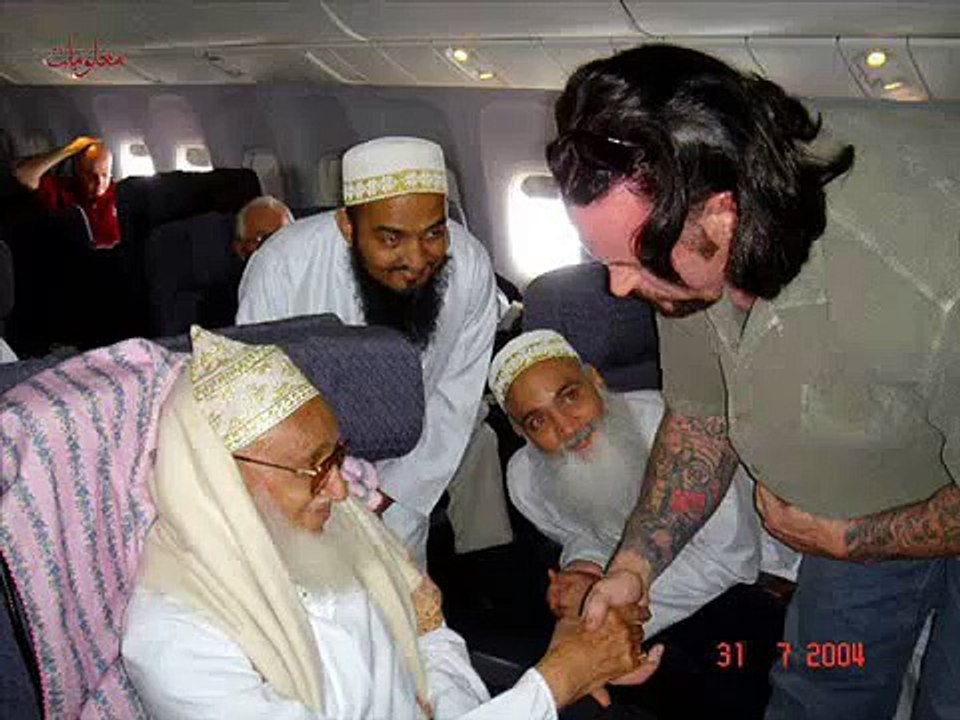 undertaker meets the haaji in aeroplane