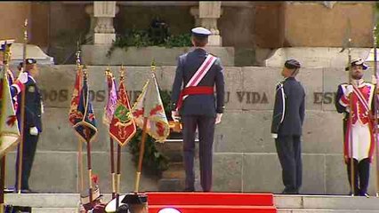 Tải video: El rey recuerda a los fallecidos por España en el Día de las Fuerzas Armadas