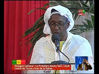 Dialogue national :  Le Président Macky Sall fait rire toute la salle, il traduit de Poular en Wolof