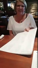 La merveilleuse surprise d'une fille militaire à sa maman pour son anniversaire