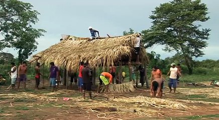 Berahatxi-rbi Olodu Mahadú - O povo que veio do fundo do rio (Documentário Karajá / Iny)