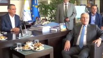 Deniz Baykal, Kuşadası'nda Belediye Başkanı Özer Kayalı'yı Makamında Ziyaret Etti