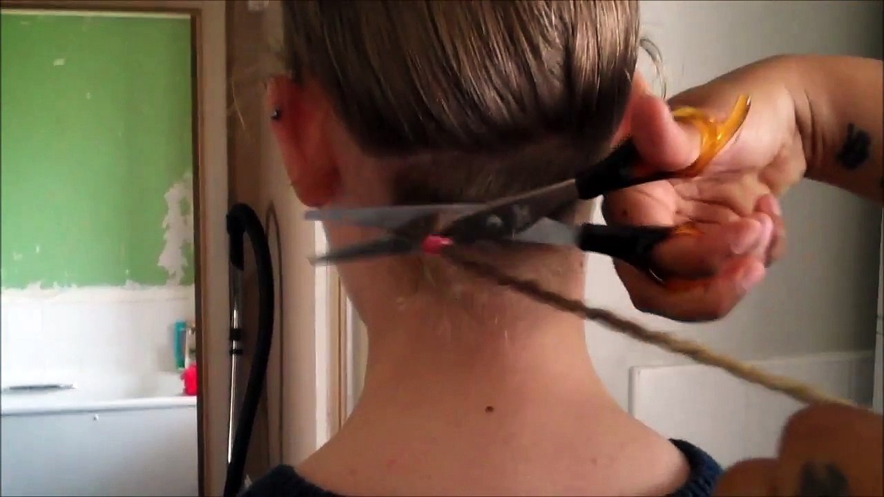 I GOT AN UNDERCUT | MMMellissa