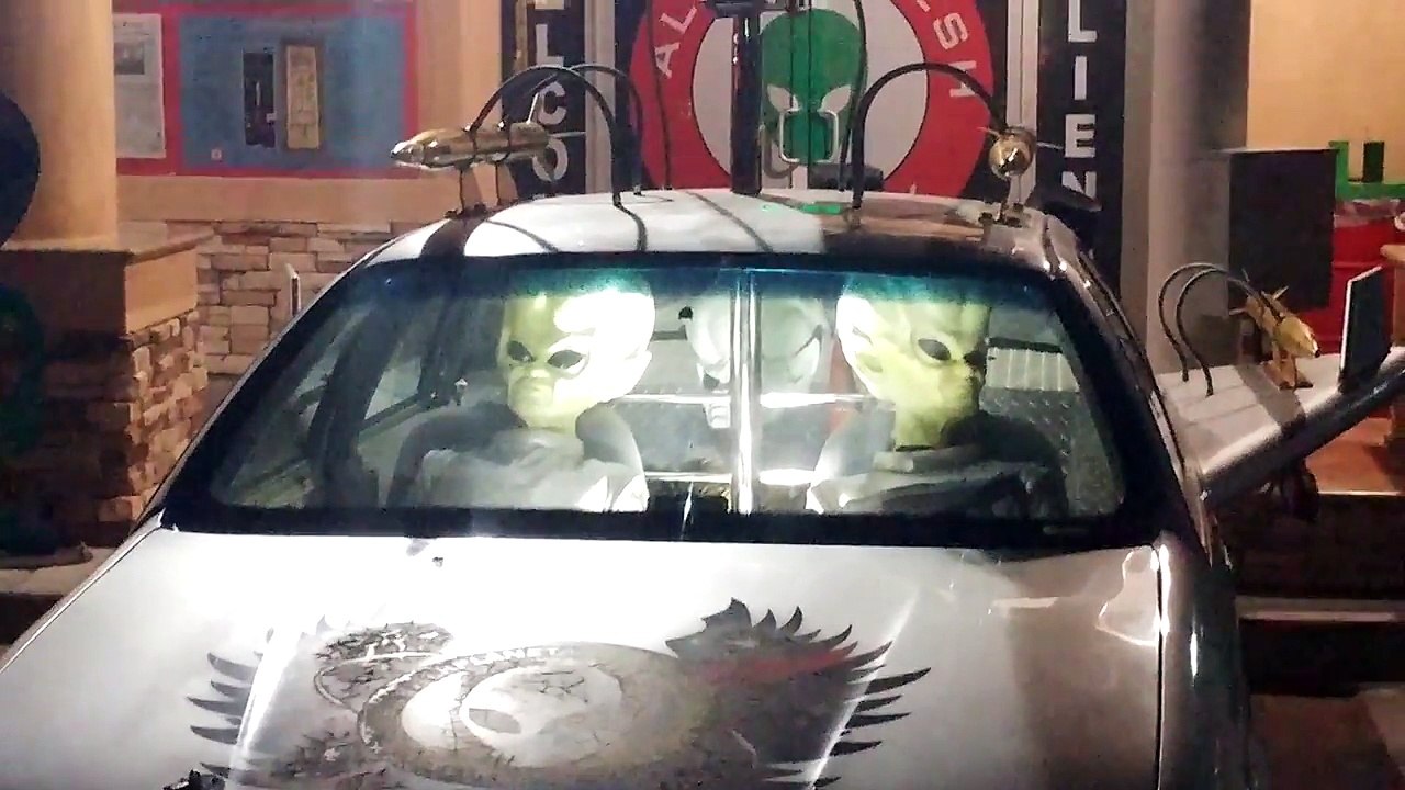 Alien car