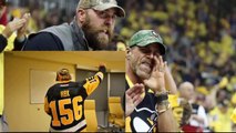 LOOK - WWE great Shawn Michaels cheers on HBK Line, fires up Pens fans