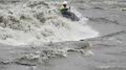 Pau. Canoé-kayak extrême sur le gave