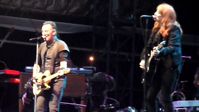 Bruce Springsteen - 'Tougher Than The Rest' clip (Dublin, May 2016)