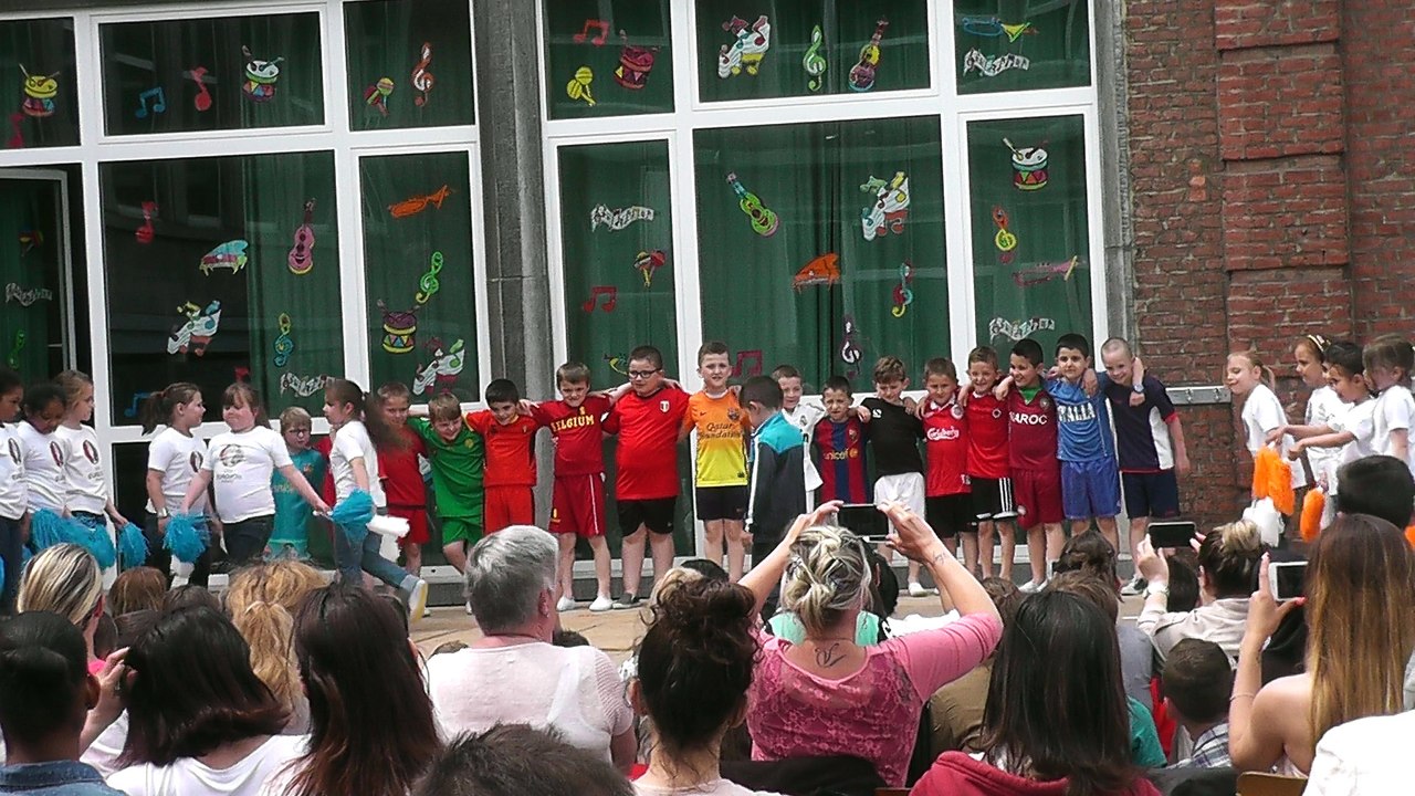 1/9 fancy-fair Athénée St Servais 2016