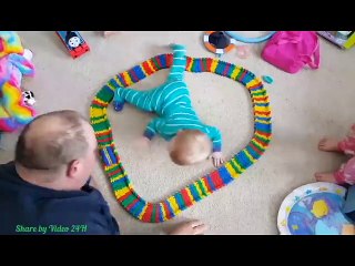 Đây là cách duy nhất có thể giới hạn phạm vi bày đồ chơi của con nít :3