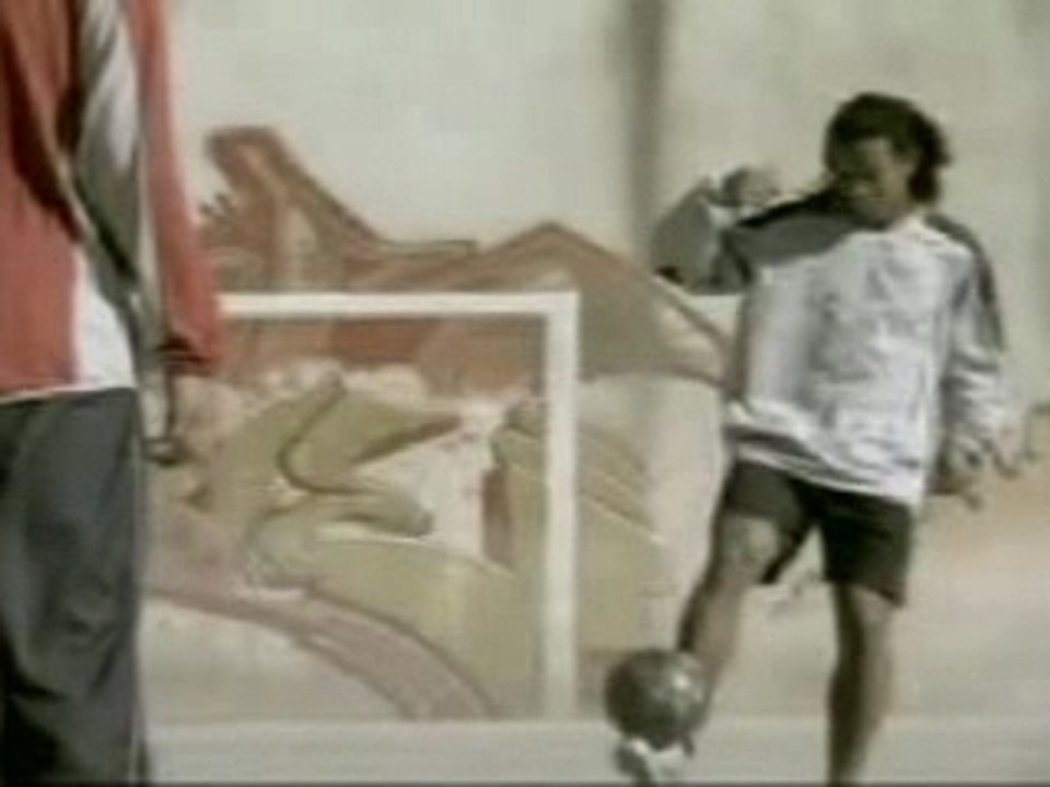 Nike Football Freestyle - Ronaldinho & Inamoto