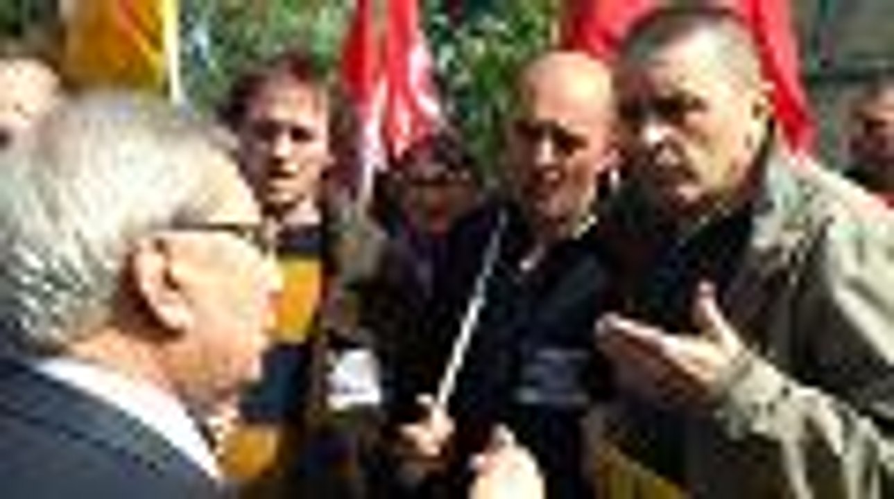 Dordogne : Les salariés de Condat interpellent Bernard Cazeau