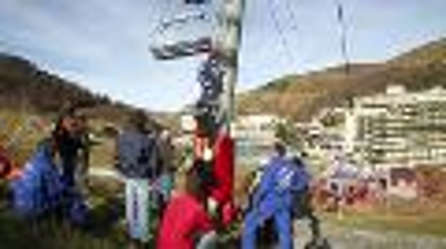 Manque de neige dans les Pyrénées : les saisonniers en exercice de sécurité à Gourette