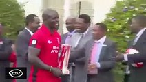 Kenyas president Uhuru kenyatta appreciates kenya 7s champions in statehouse Nairobi