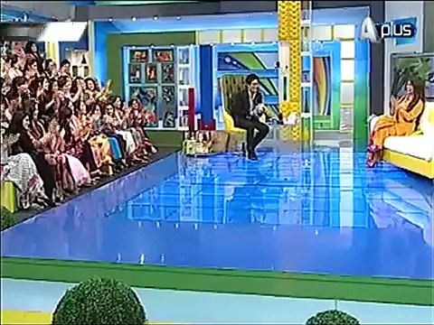 Reema Khan After Sahir Lodhi Kissed and Hugged Her