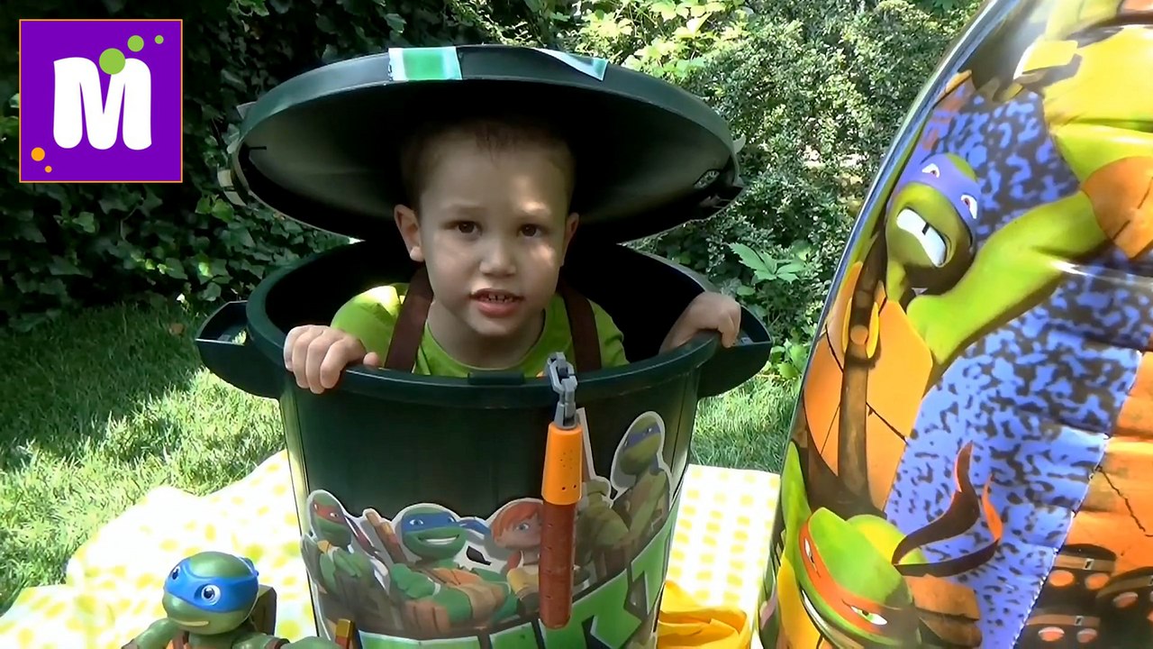 Черепашки Ниндзя у Макса полный контейнер игруш...