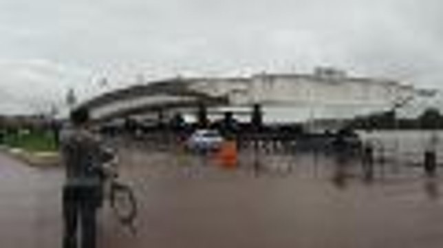 Bordeaux : le tablier du pont Ba-Ba à quai aux Quinconces