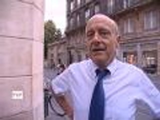 Cumul des mandats au PS : la "panique générale" selon Juppé