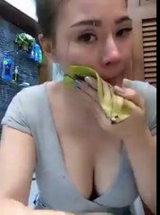 نتفرج ونعاود ومانيش مصدق لطفلة فاش تعمل ههههه من أنتم