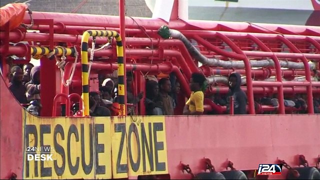 Migrant crisis: near 14,000 refugees rescued in the Mediterranean