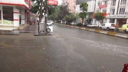 Adıyaman?da Sağanak Yağmur Etkili Oldu