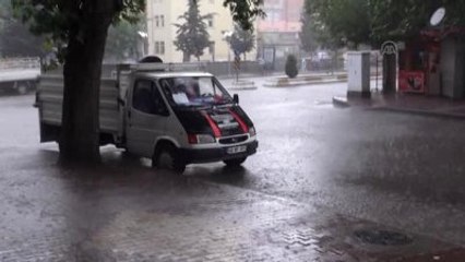 Sağanak Hayatı Olumsuz Etkiledi - Adıyaman