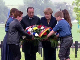 Hollande et Merkel célèbrent "l'esprit de Verdun"
