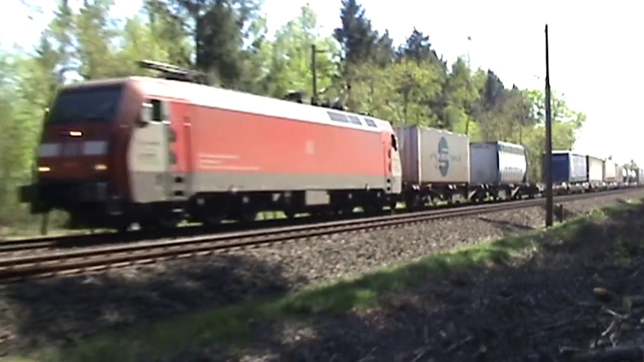 Züge am Bahnerwald zwischen Jerrishoe und Langstedt