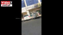 بالفيديو.. مقطع حصرى لإغلاق محل المتهم بتعذيب المصرى فى الكويت