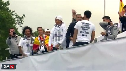 Arbeloa comic imitation of 'Síuuu' Cristiano Ronaldo