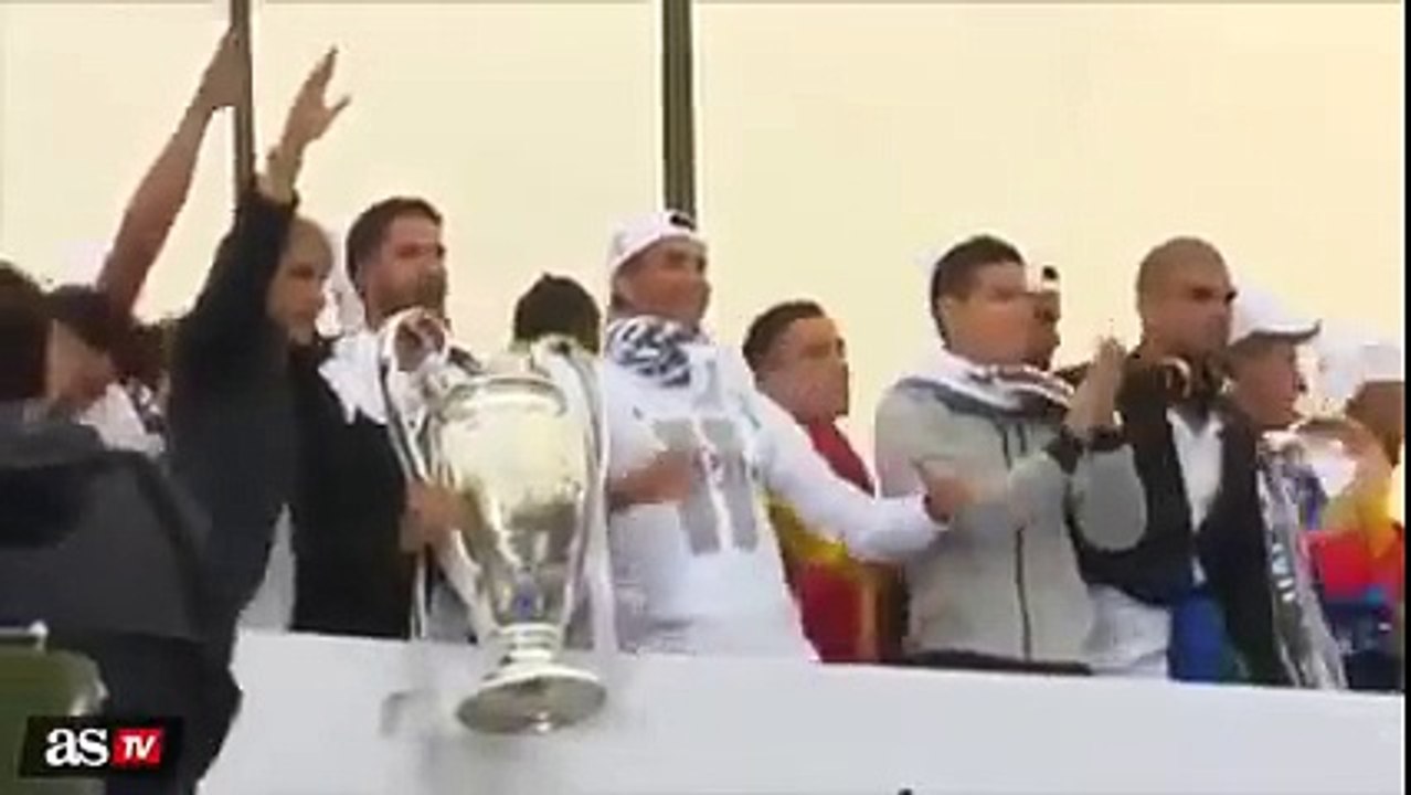 Real Madrid celebrating La Undecima in Cibeles