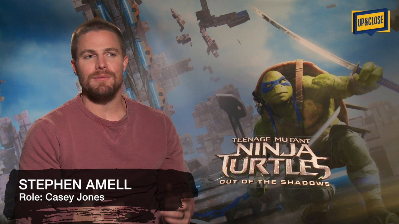 Stephen Amell "Casey Jones" in Teenage Mutant Ninja Turtles: Out of the Shadows – Up&Close Exclusive