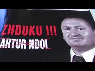 Report TV - Kurbin, protestë për largimin e kryebashkiakut Artur Bardhi