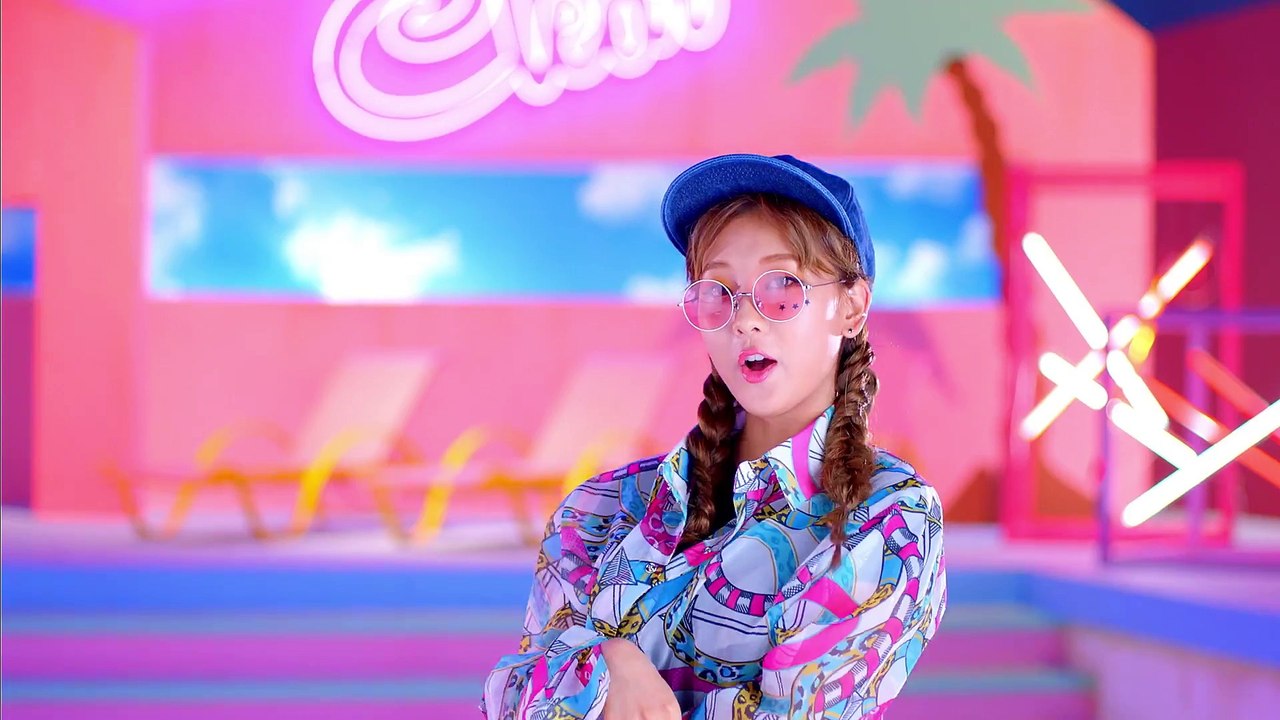 CLC(씨엘씨) - '아니야(No oh oh)' MV