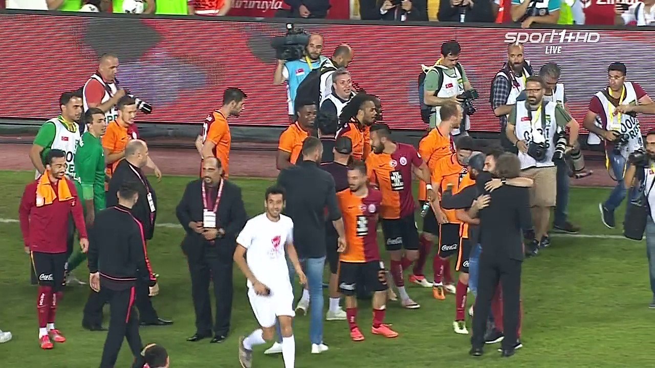 GS - FB kutlamalar (Alman spiker)